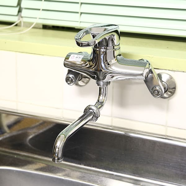 吐水パイプの外し方4