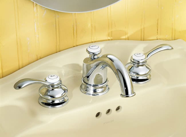 【KOHLER】フェアファックス 2ハンドル洗面用混合栓 8インチセンタータイプ（ポップアップ排水金具付） K-12265-4